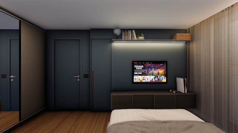 Parede azul com rack suspenso ripado, TV e prateleira com fita de LED